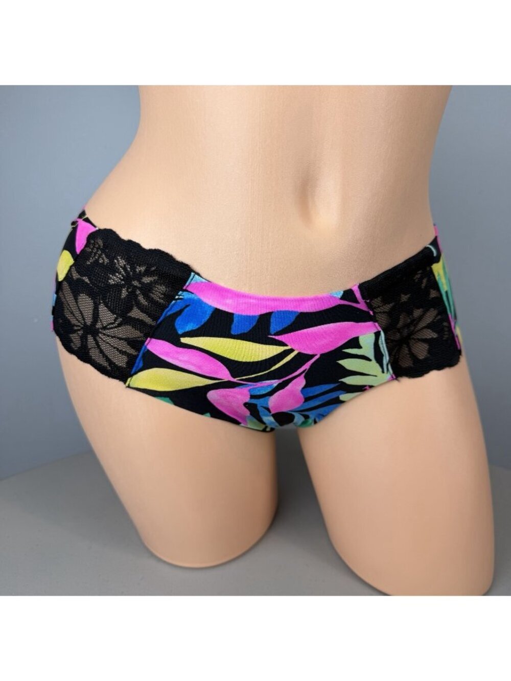 Pink by Victoria's Secret Panties No Show Lace Trim Size Medium Colorful NWT
